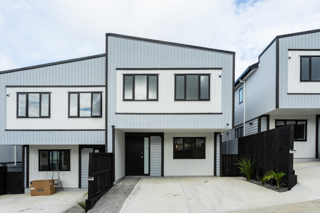 13 Liban Place, Massey-100