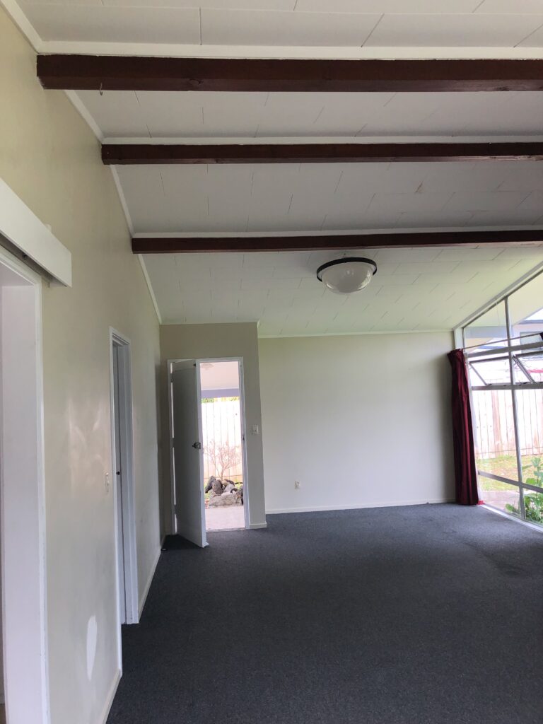 Lounge room photo(10)