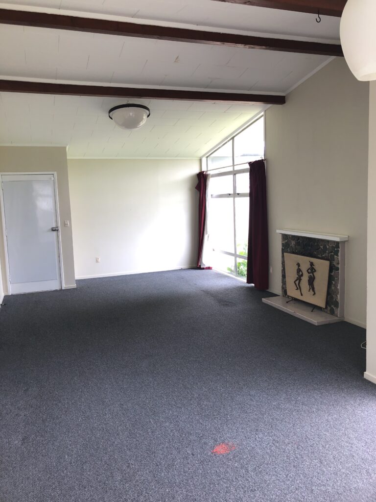 Lounge room photo(41)